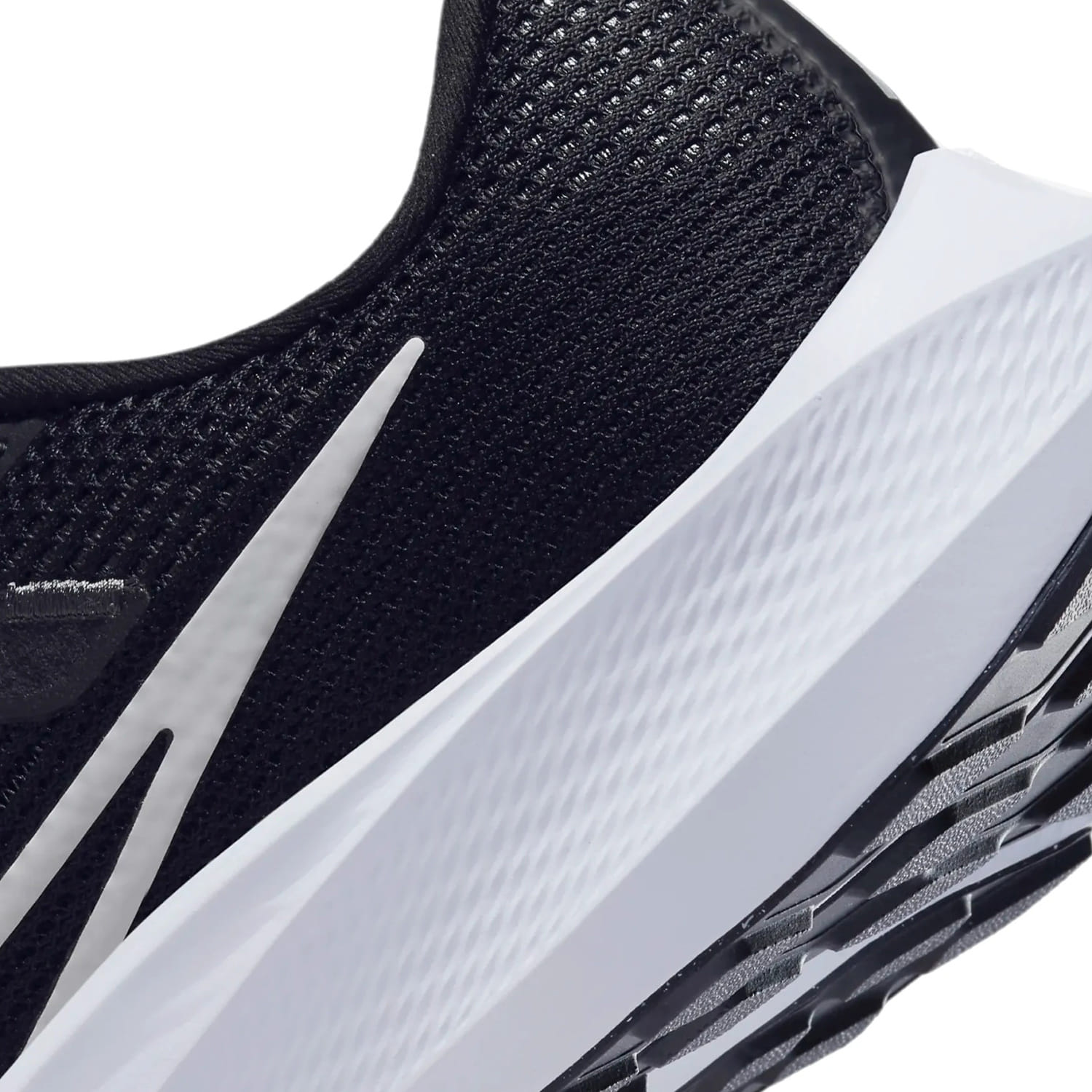 Nike zoom pegasus black and white deals