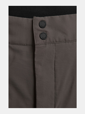 Брюки для активного отдыха Peak Performance Iconiq Cargo Shorts M Black Olive